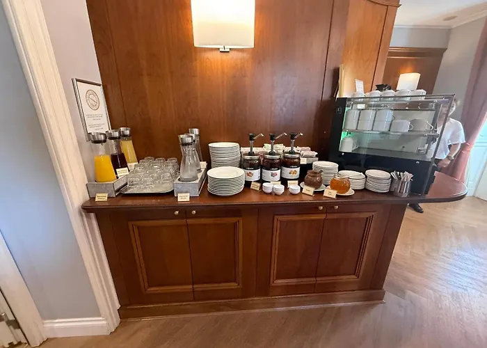 Western Astrid Otel 3*