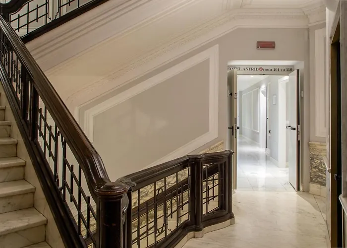 Western Astrid Otel 3*
